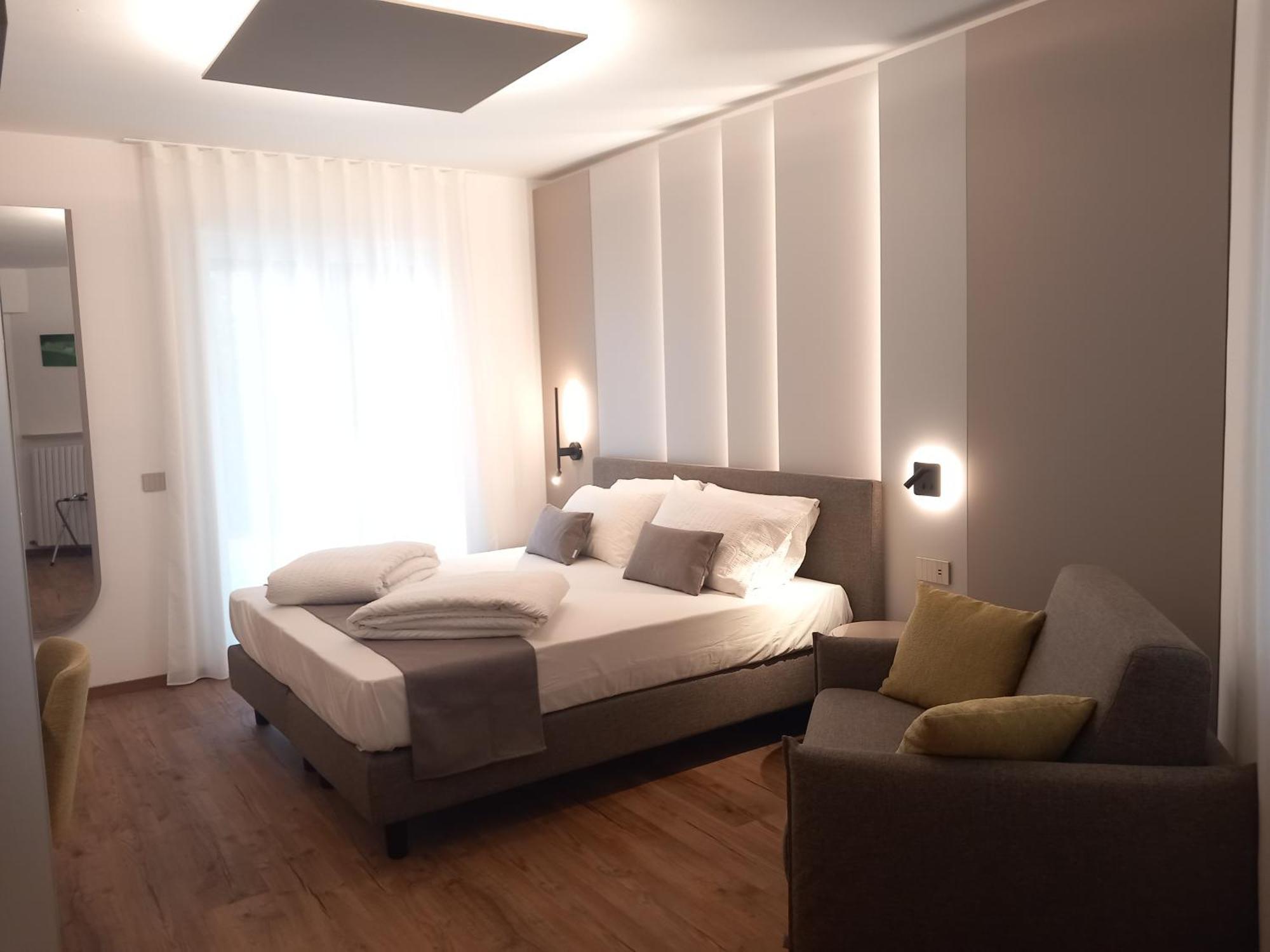 Hotel Pace برنزوني سول جاردا المظهر الخارجي الصورة