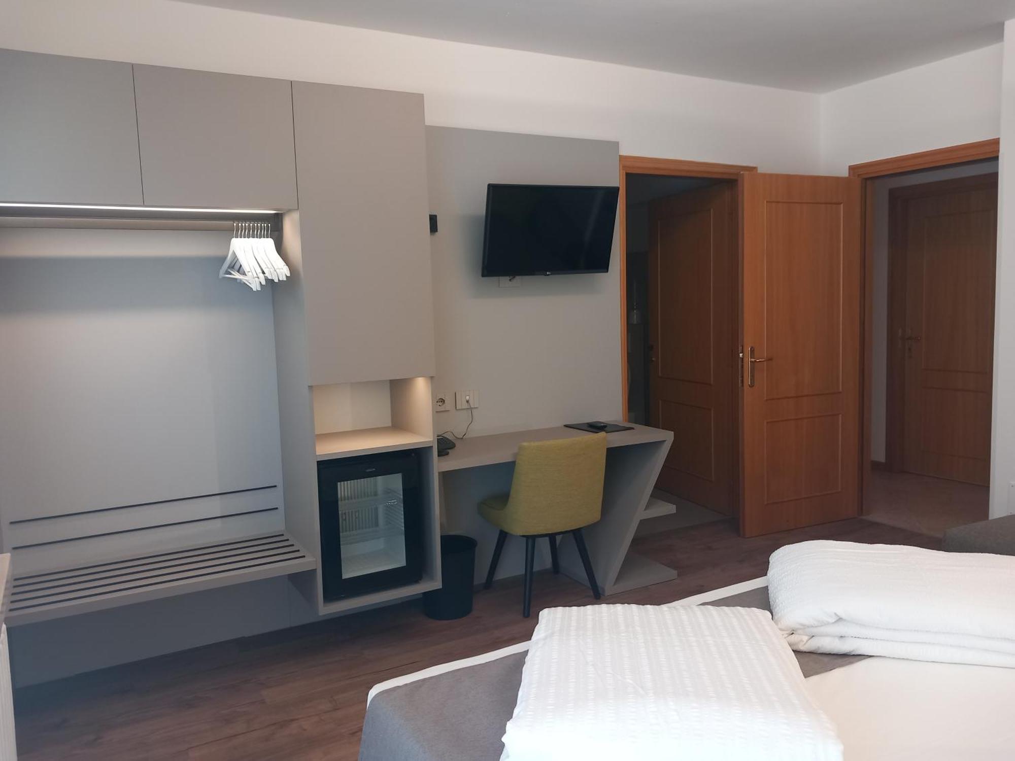Hotel Pace برنزوني سول جاردا المظهر الخارجي الصورة