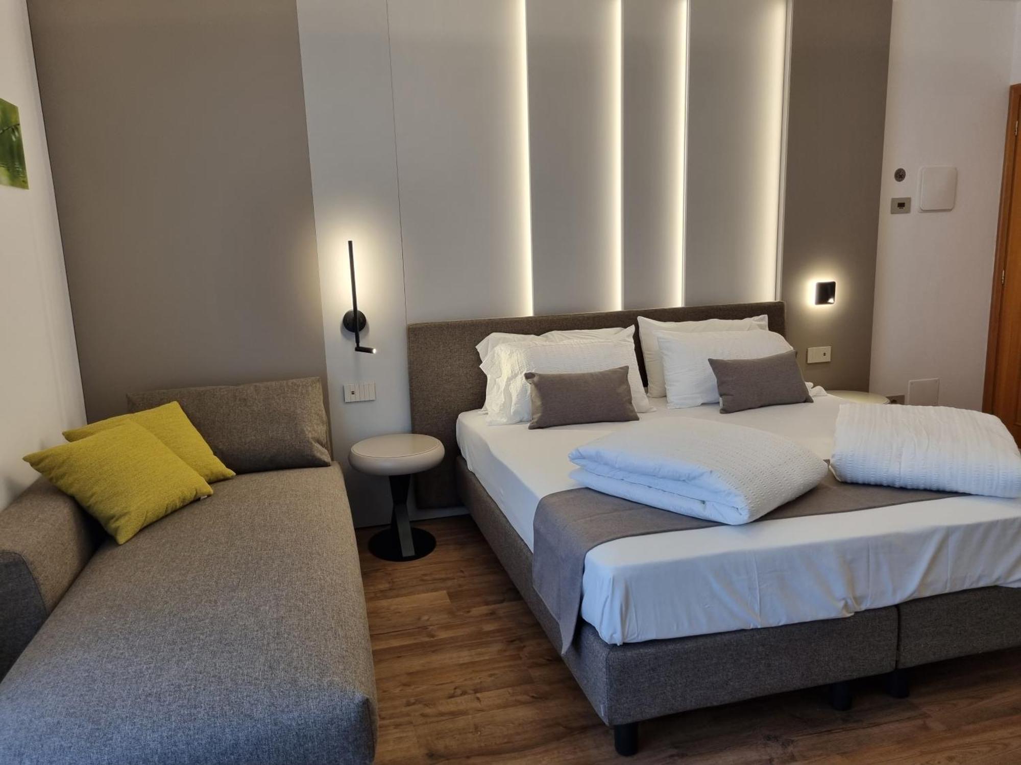 Hotel Pace برنزوني سول جاردا المظهر الخارجي الصورة