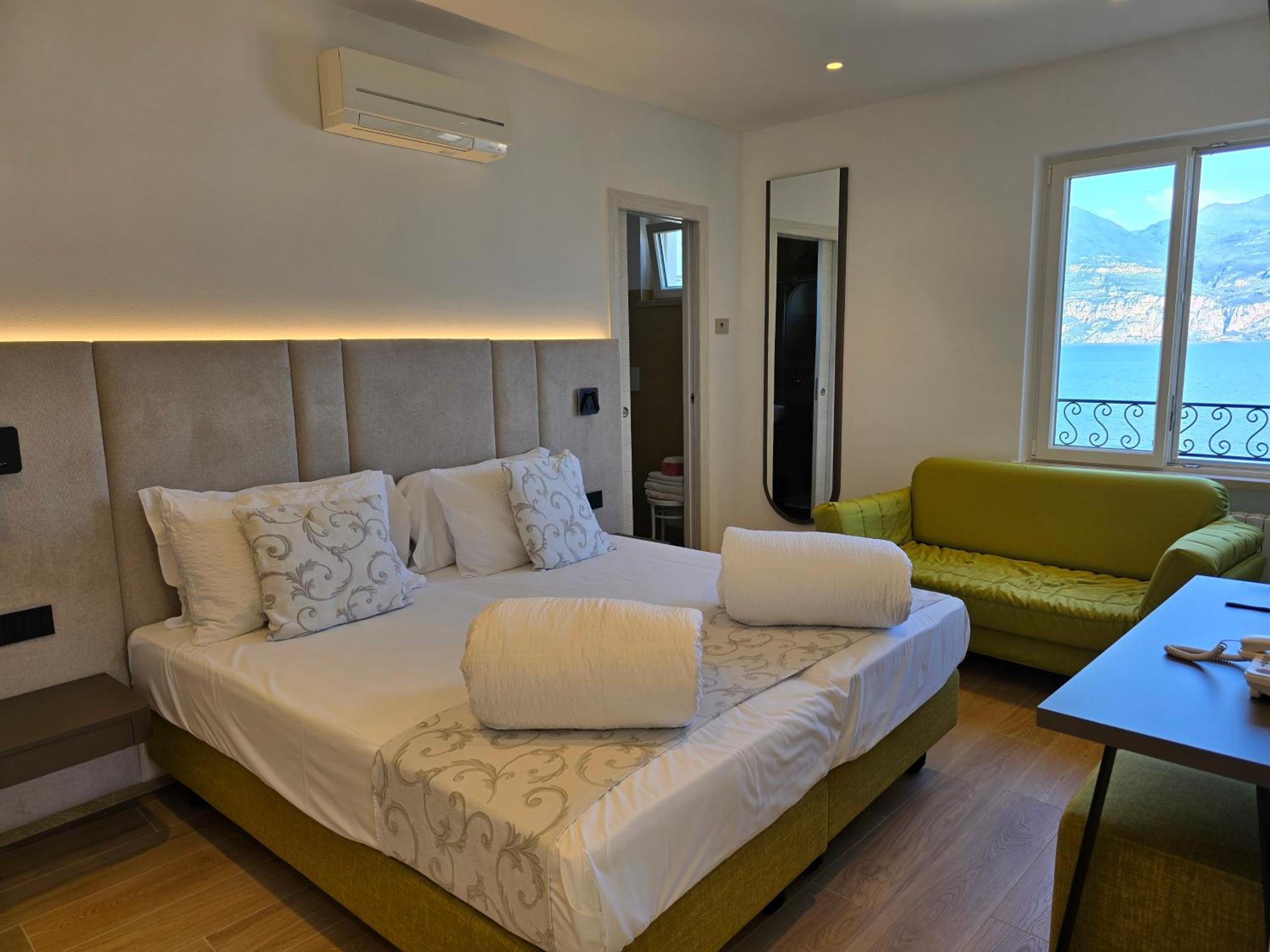 Hotel Pace برنزوني سول جاردا المظهر الخارجي الصورة