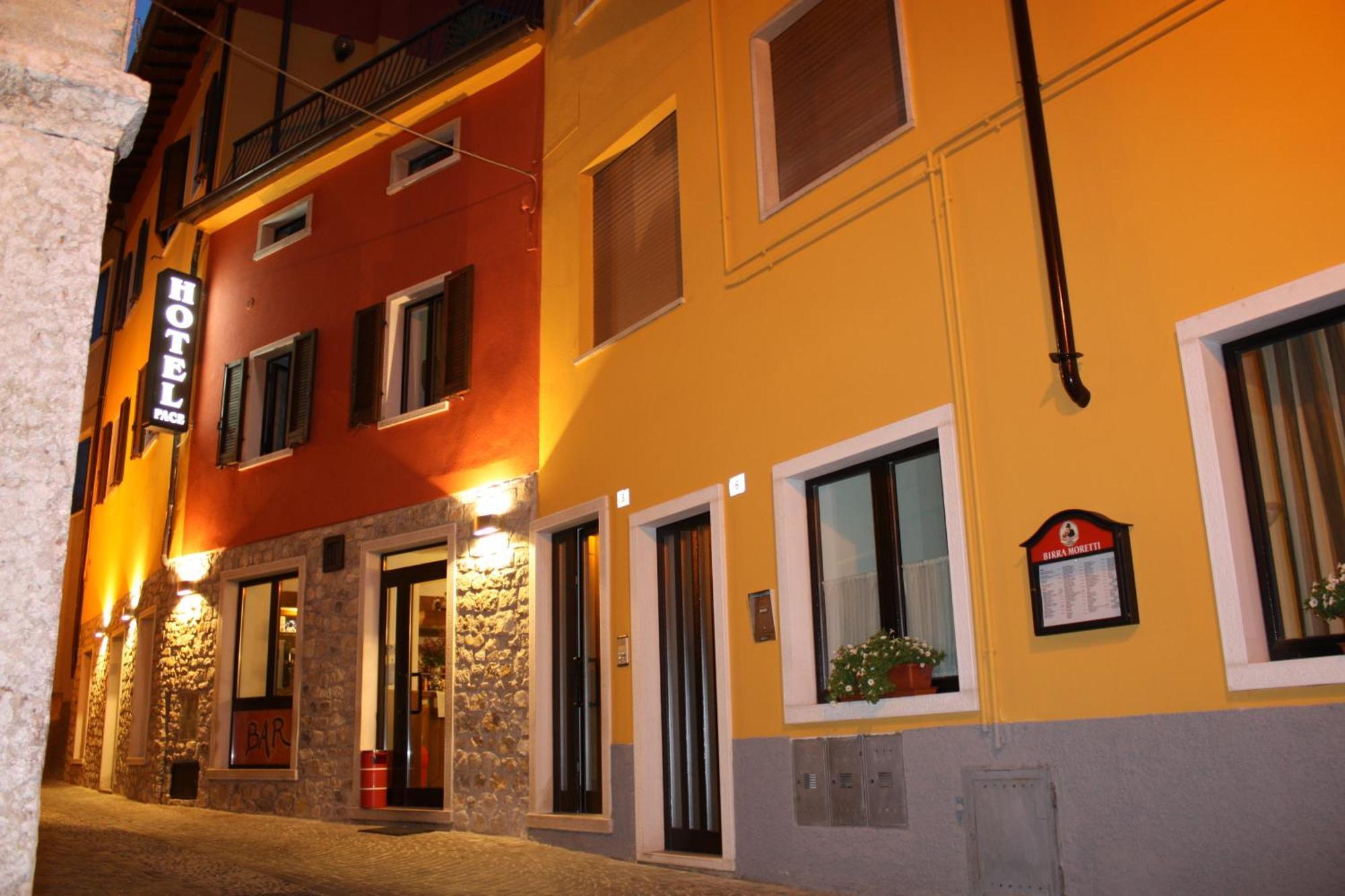 Hotel Pace برنزوني سول جاردا المظهر الخارجي الصورة