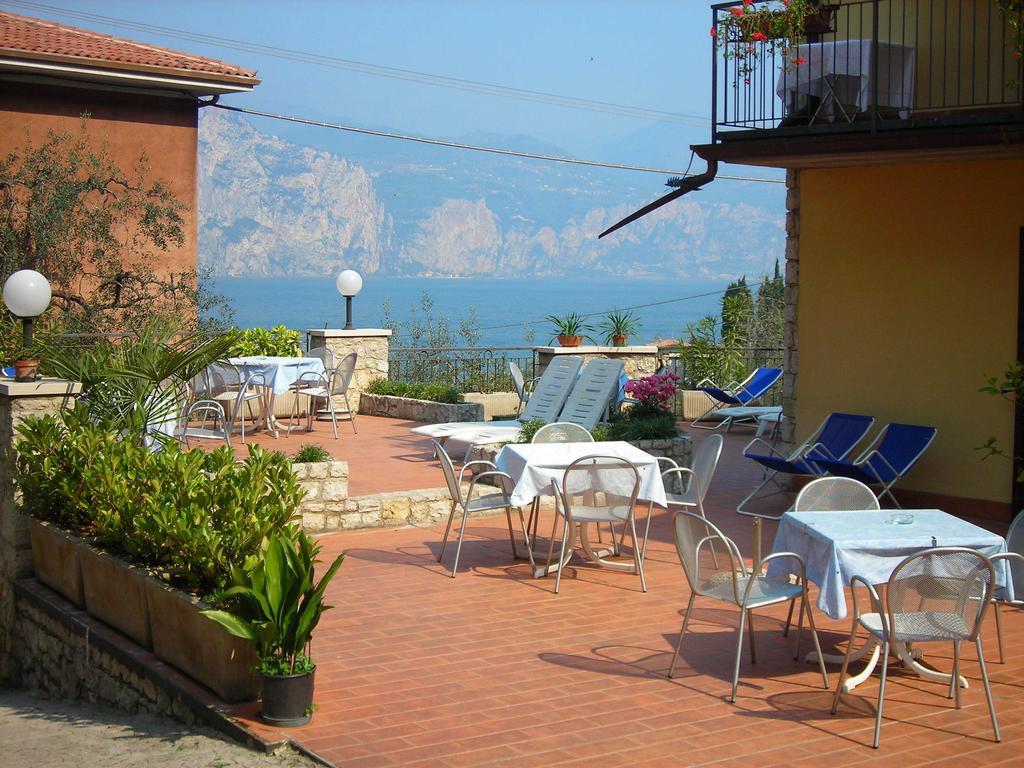 Hotel Pace برنزوني سول جاردا المظهر الخارجي الصورة
