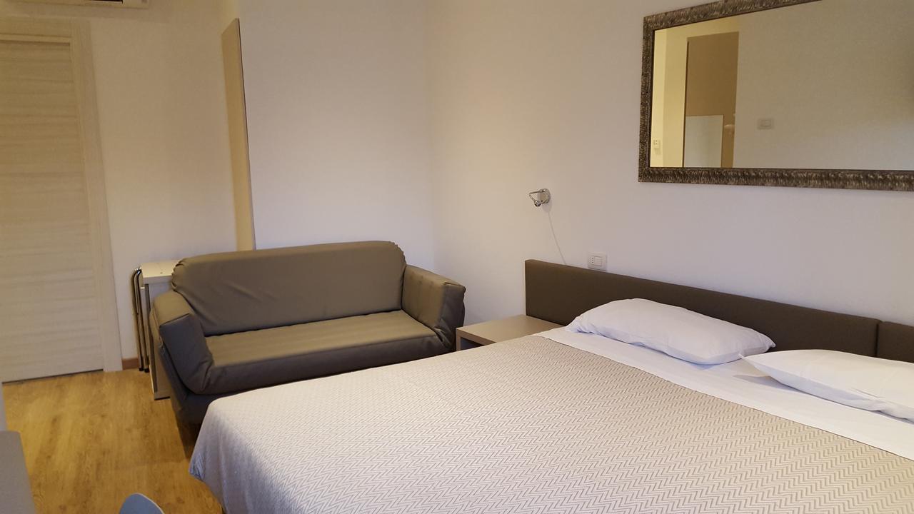 Hotel Pace برنزوني سول جاردا المظهر الخارجي الصورة